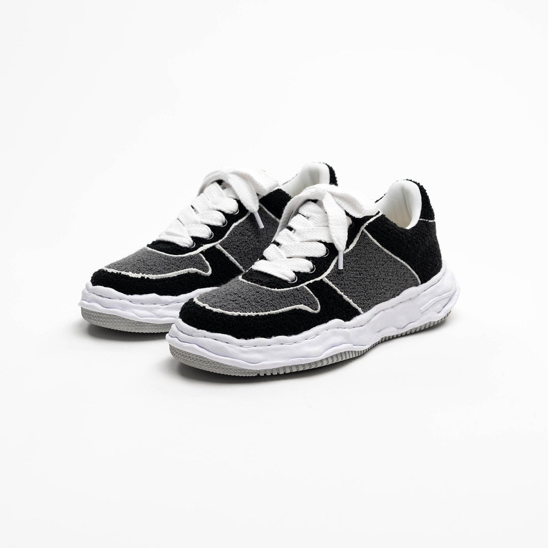 "WAYNE" OG Sole Chenille Embroidey Canvas Low-top Sneaker