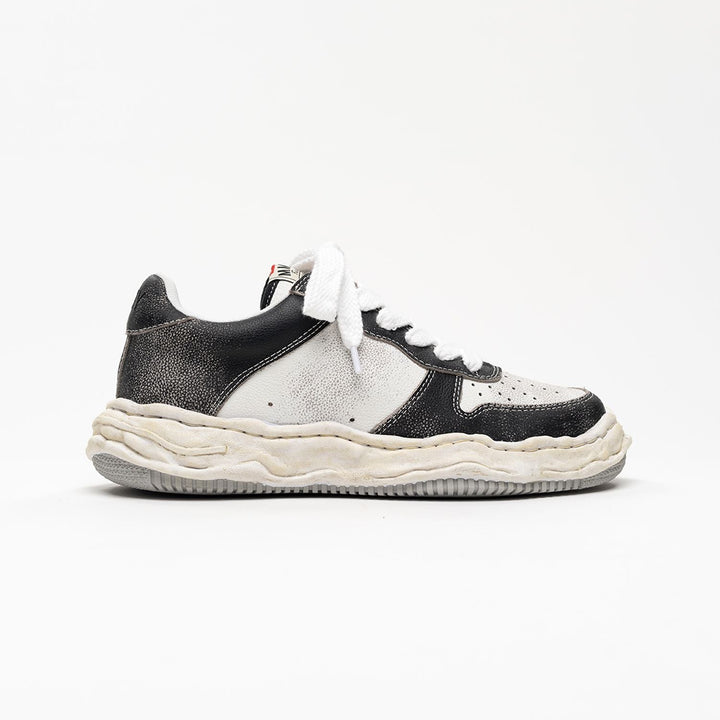 "WAYNE" OG Sole Shrink Leather Low-top Sneaker
