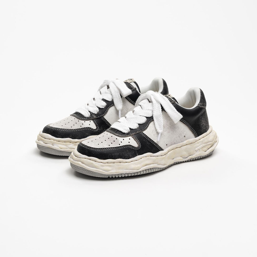 "WAYNE" OG Sole Shrink Leather Low-top Sneaker