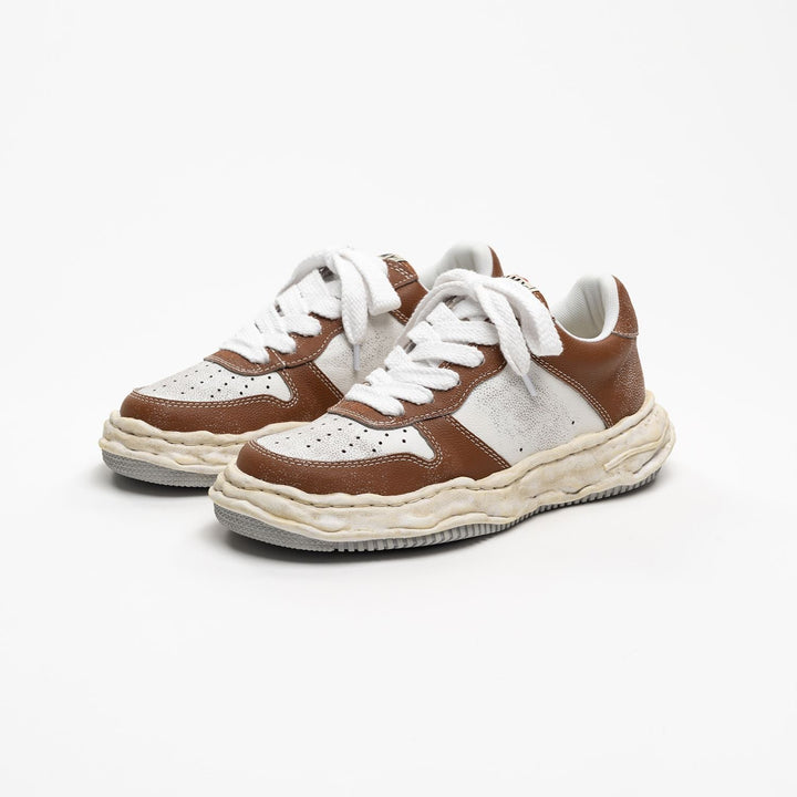 "WAYNE" OG Sole Shrink Leather Low-top Sneaker